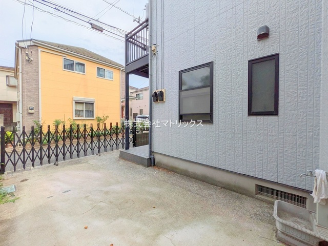 練馬区南大泉1丁目　二世帯利用可　快適リフォーム住宅の駐車場