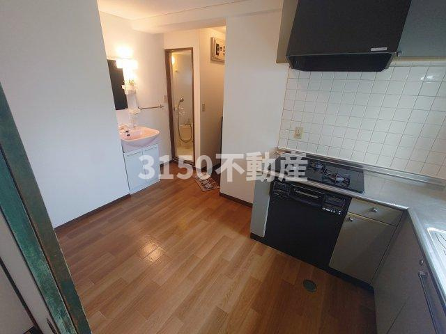 Bee8ビルの居間・リビング