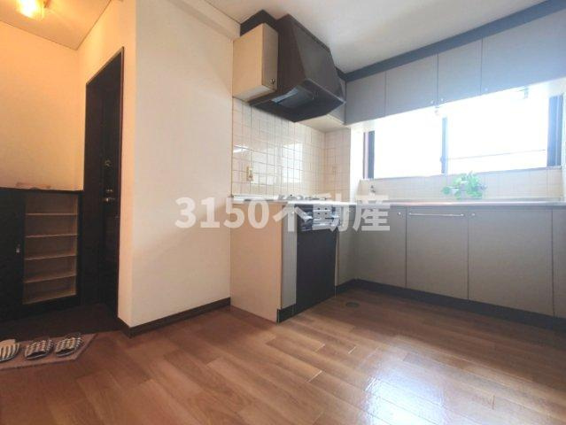 Bee8ビルの居間・リビング