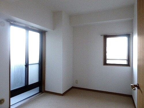 ライオンズマンション本川越駅前の寝室|洋室約4.9畳　※2024年10月内装後撮影