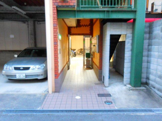 フェリセ富田のエントランス