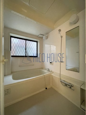 並木戸建の浴室