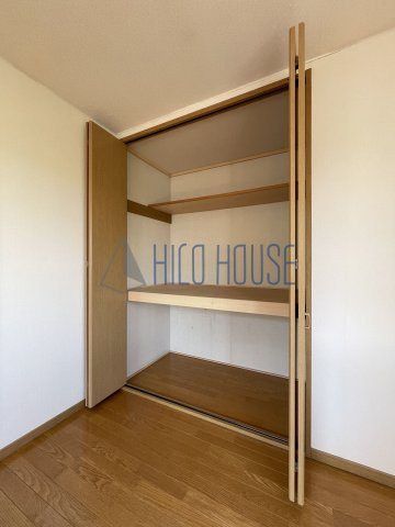 並木戸建の収納