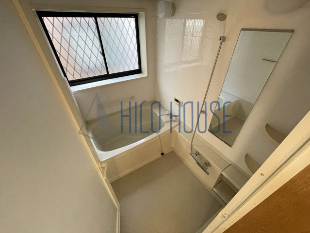 並木戸建の浴室