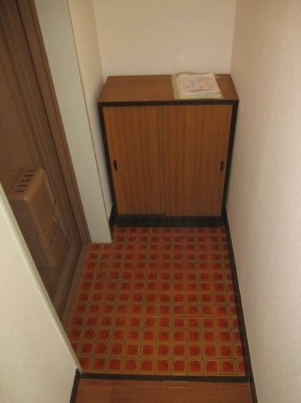 吉野ビルの玄関