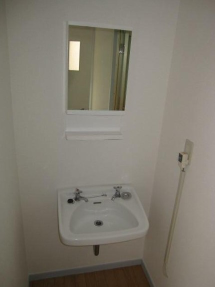 吉野ビルの洗面所