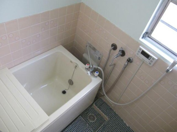 吉野ビルの浴室