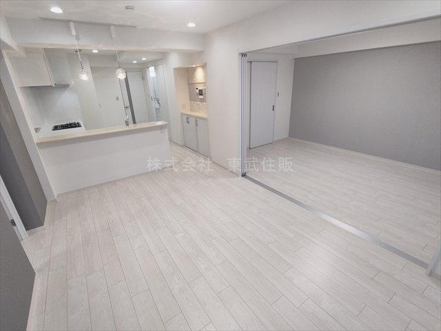 【居間・リビング】の画像