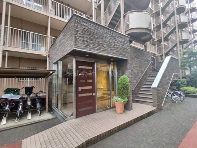 【エントランス】 | ガーデンシティ狭山弐号館 | 毎日通るエントランスはこのようになっています