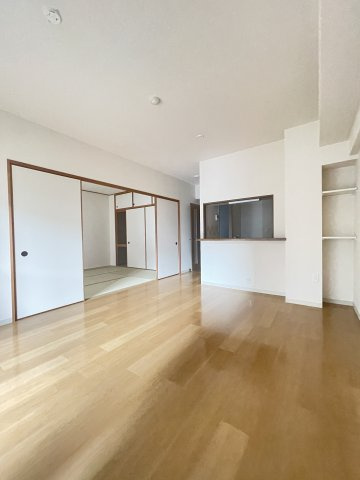 ルネシティ脇浜町２号棟の居間・リビング