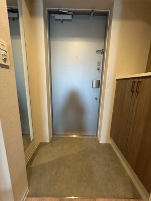 【玄関】 | ブランシエスタ天満