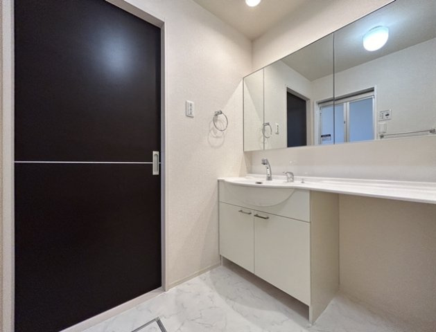 前橋市駒形町のアパートの独立洗面台