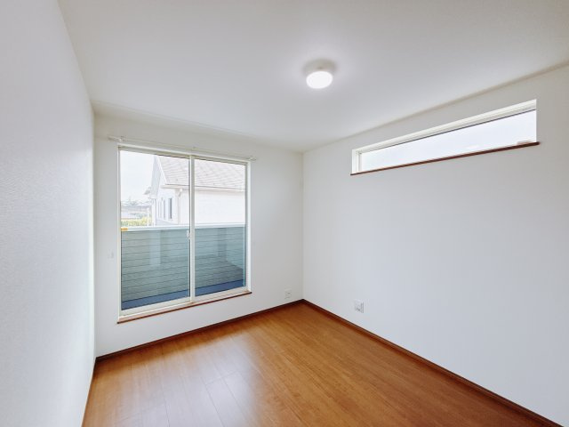 【新築戸建】高崎市下佐野町4期の洋室|■2階洋室｜子供部屋のメリットは「自立心を養うことができる」「自分で整理整頓できるようになる」そして、お子様が成長した際には「プライバシーを確保できる」といい事だらけ♪