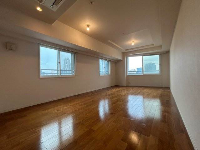 ファーストリアルタワー新宿の居間・リビング|明るいリビング