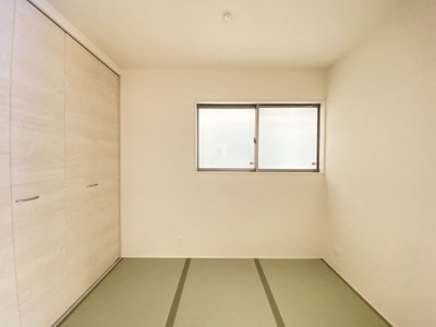 【和室】 | 南城市佐敷新里（全4棟）2・3号棟 | 2号棟　畳コーナー3帖＋収納付き♪