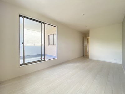 【洋室】 | 南城市佐敷新里（全4棟）2・3号棟 | 2号棟　洋室9帖＋WIC付き♪