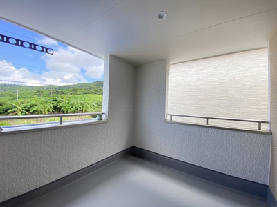 【バルコニー】 | 南城市佐敷新里（全4棟）1・2・3号棟 | 2号棟　広々インナーバルコニー♪
