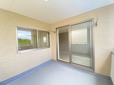 【バルコニー】 | 南城市佐敷新里（全4棟）1・2・3号棟 | 2号棟　広々インナーバルコニー♪