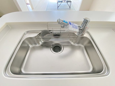 【キッチン】 | 南城市佐敷新里（全4棟）2・3号棟 | 2号棟　浄水器付き♪