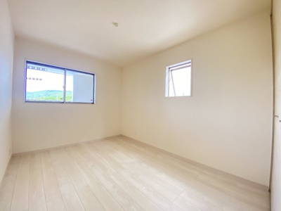 【洋室】 | 南城市佐敷新里（全4棟）2・3号棟 | 2号棟　洋室6.5帖＋CL付き♪