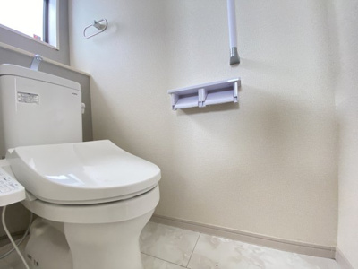 【トイレ】 | 南城市佐敷新里（全4棟）1・2・3号棟 | 2号棟　温水洗浄便座♪