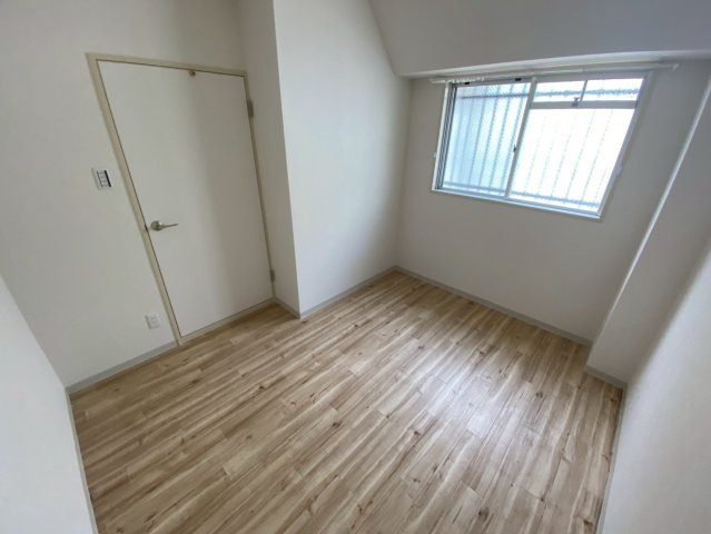 ユニーブル六甲南棟の居間・リビング