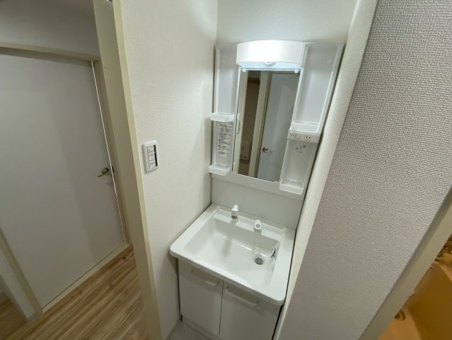 ユニーブル六甲南棟の洗面所