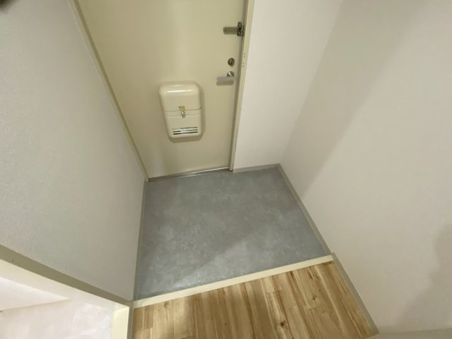 ユニーブル六甲南棟の玄関