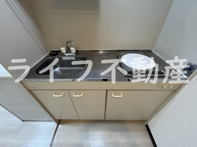 ベルハイム小阪のキッチン|コンパクトなキッチンで掃除もラクラク