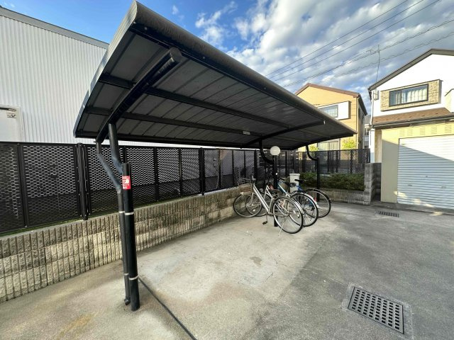 レオネクストアゼリアコートのその他|駐輪場