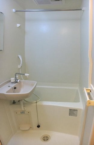 レオパレスピュアの浴室