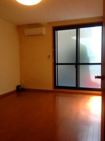 レオパレスレオーノⅢの居間・リビング