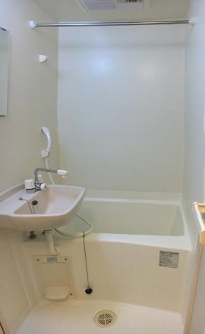 レオパレスレオーノⅢの浴室