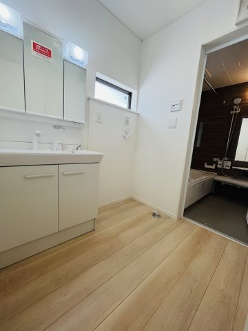 うるま市石川第７　３棟の洗面所