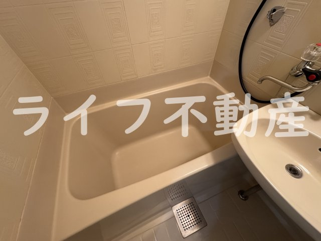 レジェンド小阪の浴室|コンパクトで使いやすいお風呂です