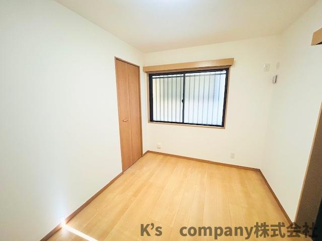 ●茅ヶ崎市浜之郷　中古戸建の洋室|洋室4.5帖◇趣味のお部屋や収納のお部屋にも便利です◇