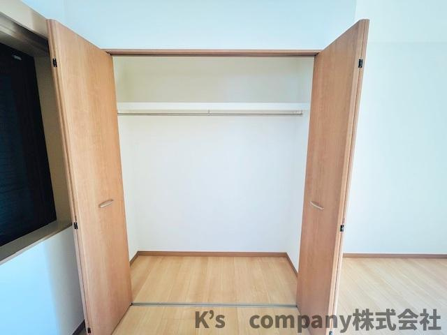 ●茅ヶ崎市浜之郷　中古戸建の収納|洋室10帖の収納スペース◇