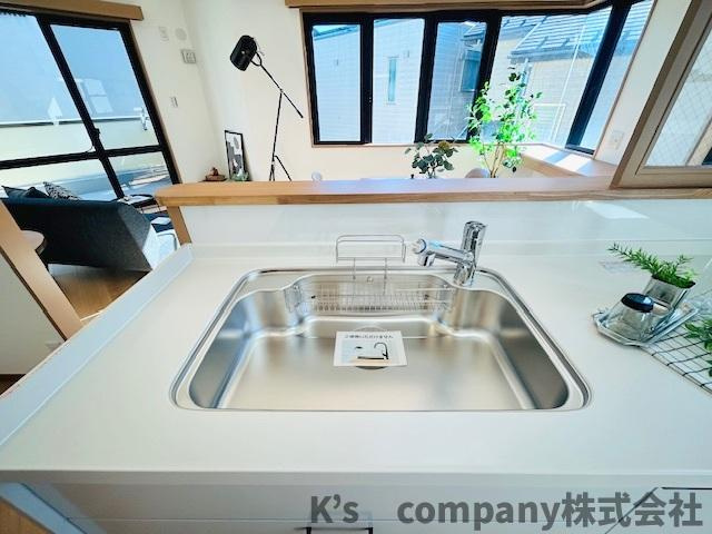 ●茅ヶ崎市浜之郷　中古戸建のキッチン|耐久性の優れたステンレス製のシンク☆