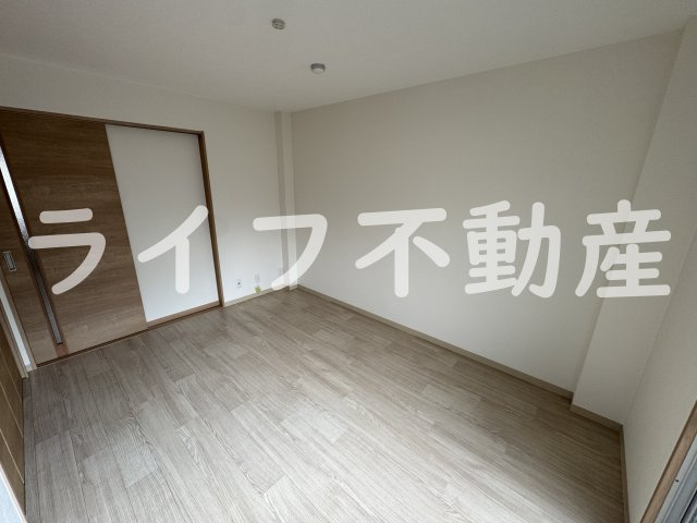 レジェンド小阪の洋室|スタンダードな洋室です