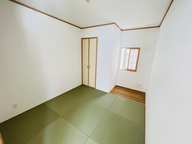 うるま市石川第７　4棟の洋室