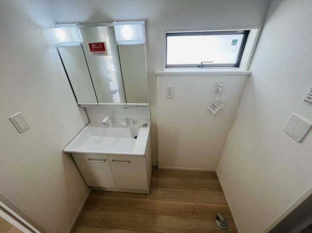 うるま市石川第７　4棟の独立洗面台