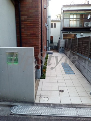 【エントランス】 | ラ　カーサ