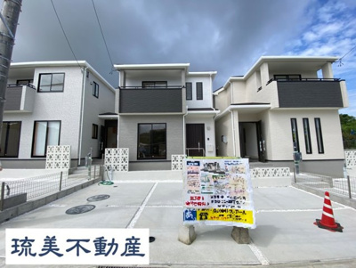 【外観】 | 豊見城市饒波（全3棟）2号棟 | 2号棟　並列駐車3台可♪