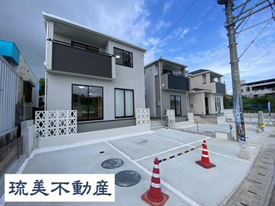 【外観】 | 豊見城市饒波（全3棟）2号棟 | 2号棟　並列駐車3台可♪