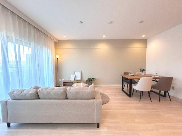 クリエール藤が丘A館【仲介手数料無料】ペット可♪の居間・リビング