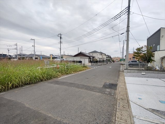 【前面道路含む現地写真】の画像