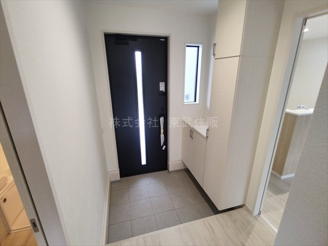 【玄関】 | 坂戸市片柳5期　全2棟　1号棟 | ゆったりとした玄関です