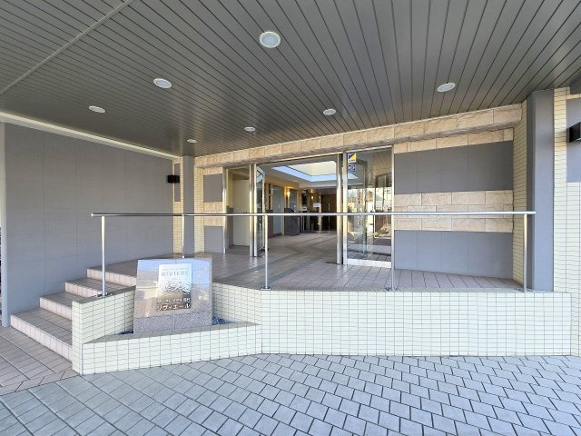 サンクレイドル羽村リヴィエールのエントランス