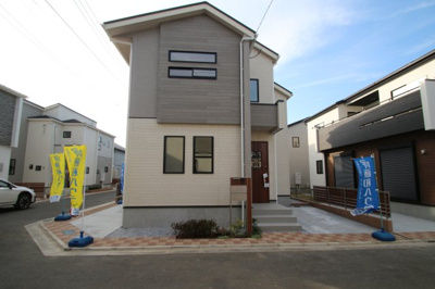 【外観】 | 【Blooming Garden】東久留米前沢新規12棟 | 太陽光発電システムを搭載。光熱費を抑え、環境にも家計にも優しい。スマートな暮らしが叶います