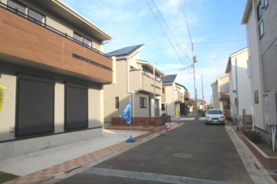 【外観】 | 【Blooming Garden】東久留米前沢新規12棟 | コンビニ・スーパーも徒歩8分以内と便利な住環境♪